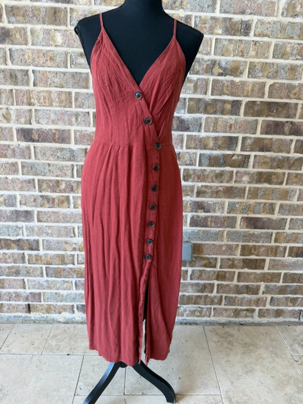 Urban Outfitters Women's button front dress medium rust red color sleeveless